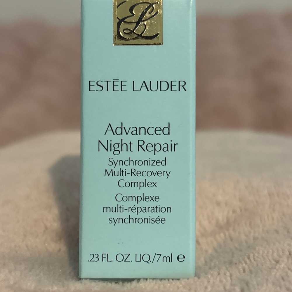 Estee Lauder Advanced Night Repair Serum - Light Blue